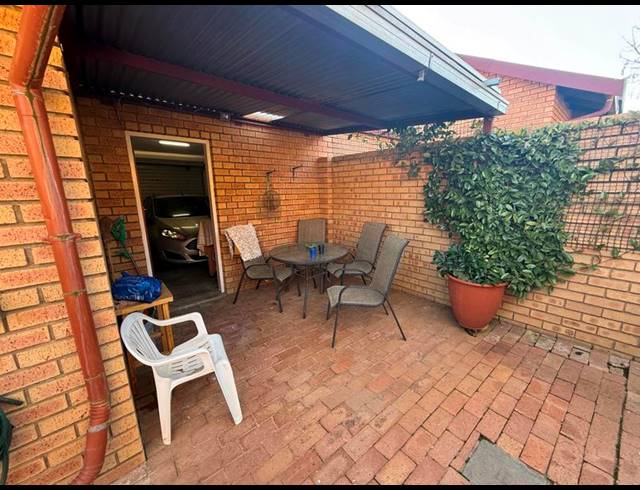 2 BEDROOM TOWNHOUSE FOR SALE IN THE REEDS